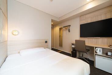 Super Hotel Midousuji Line Esaka