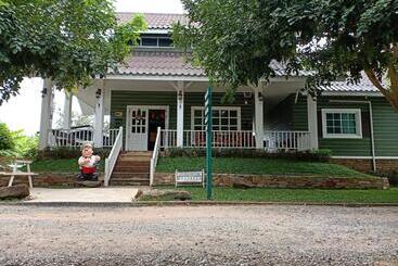 Hotel The Green Land Farm