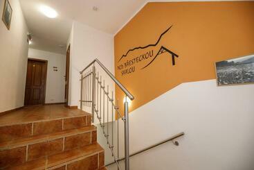 פנסיון Pod Břesteckou Skalou