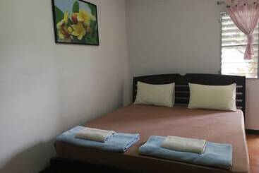 پانسیون Kumkhumsriwangchai Amphawa