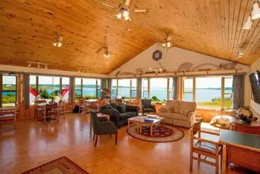Hotel Brier Island Lodge