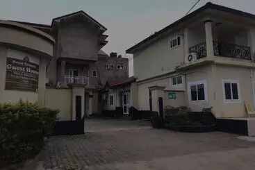 Pension (Hôtel basse catégorie) Royal Triangle Guest House