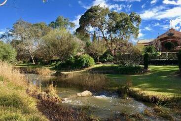 Gasworks B&b Cottages