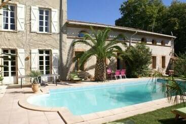 بنسيون Maison Josephine