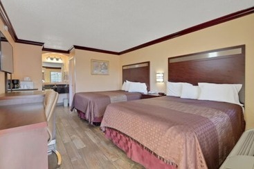 Отель Americas Deluxe Inn  Marysville