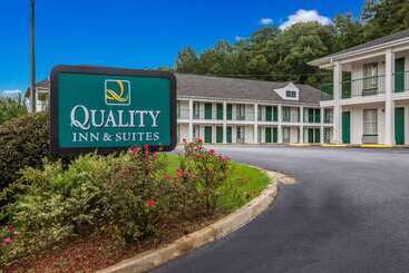 호텔 Quality Inn & Suites Near Lake Oconee