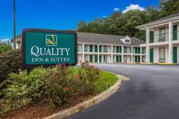 Отель Quality Inn & Suites Near Lake Oconee
