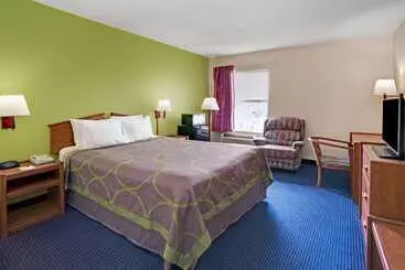 هتل Super 8 By Wyndham Louisville/expo Center