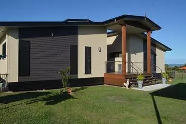 Fraser Views Bed And Breakfast