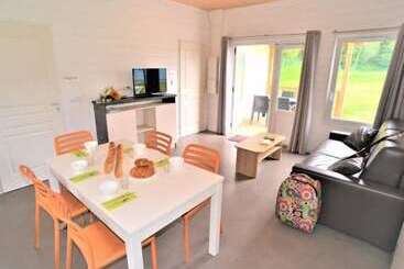 Otel Camping Le Val De Landrouet