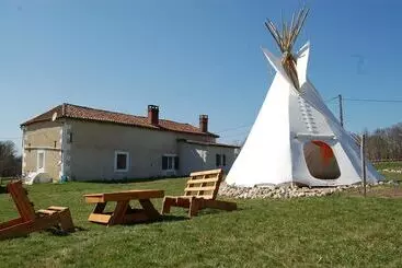 Hotel Les Tipis De Bayot