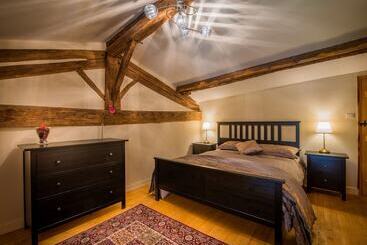 膳宿费 Château Le Retail