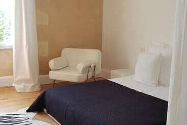 ベッドアンドブレックファースト Château Bernon Maison D Hotes   Piscine Et Sauna