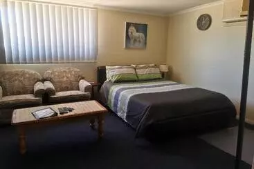 Hotel Chrissie S Dongara