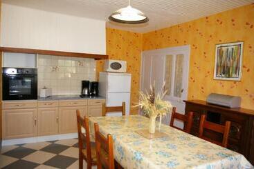 膳宿费 Gîte Chez Jo