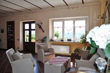 فندق ريفى Bricco Rosso