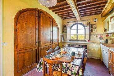 Сельский дом Private Garden And Pool, Near Siena And Crete Senesi