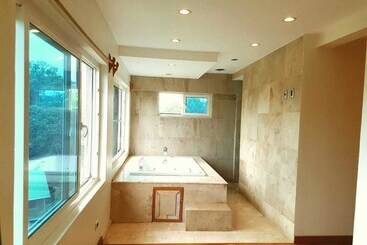 پانسیون West End Room