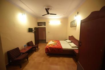 Hotel Aarti The Boutique