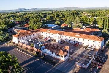 Szálloda Dublan Inn