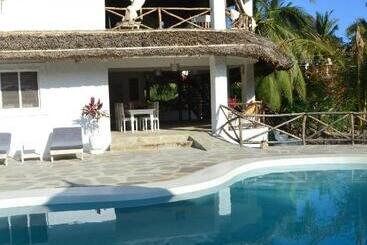 تختخواب و صبحانه Kimya House, Watamu