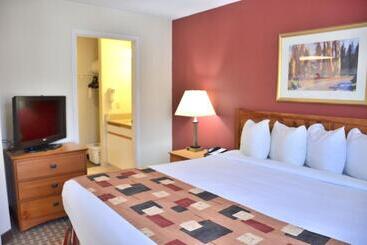 Otel Cresthill Suites Syracuse