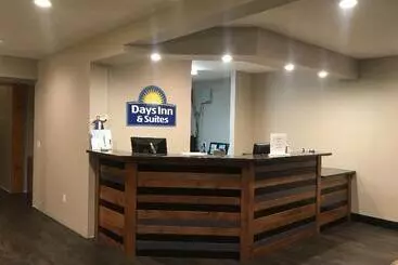 هتل Fairbridge Inn & Suites Williston