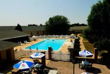 هتل Inn At Reading  & Conference Center