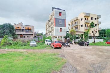 Hotelli Oyo 48395 Yashodhan Lodging