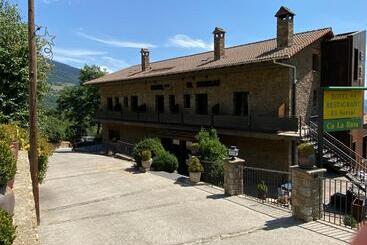Szálloda El Serrat De Tregura