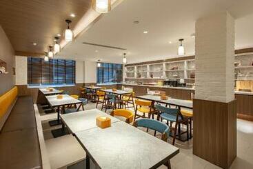 酒店 Hanting Premium Shanghai Beiwaitan Hailun Road