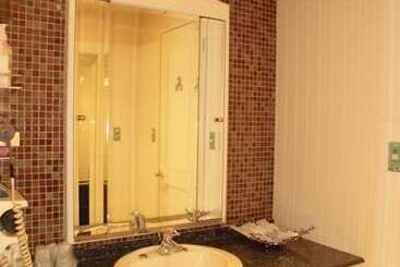 בית מלון כפרי D.d Kashiba