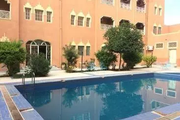 Hotelli Hôtel Restaurant Mabrouka