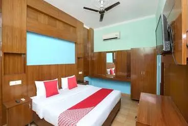 Hotelli Parvaaz Sas Nagar
