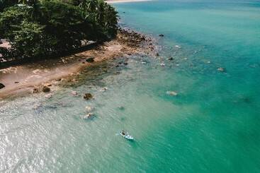 هتل Sichon Cabana Beach Resort