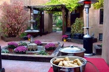 فندق Abiquiu Inn