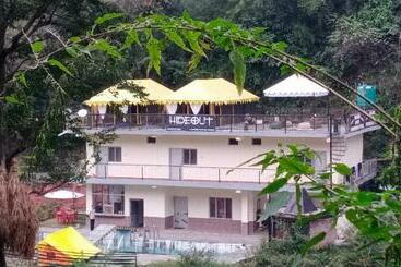 Pension (Hôtel basse catégorie) Hideout