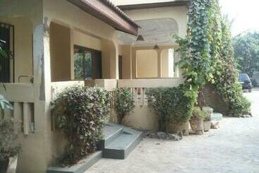 Pensionat Sampson Guesthouse Ltd