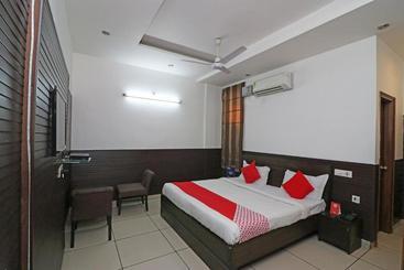 Szálloda Oyo 22677  Mehfil