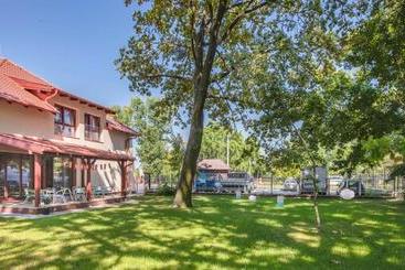 Nocleg ze śniadaniem Tölgyfa Fogadó