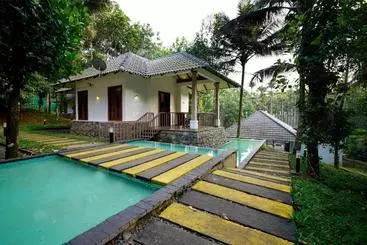 Hotel Oyo 10233 Century Village Resort