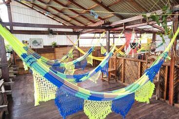 Pansiyon Vila Shangri La Algodoal Suítes E Redário