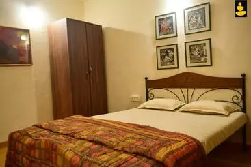 Resort 3bhk Riverside Stay Reflektions By Livingstone