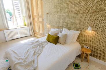 بنسيون Aux Couleurs De Neuvy