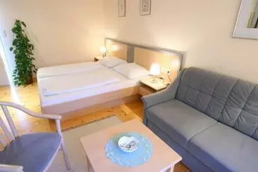 ペンション Landgasthof Zum Alten Weinstock