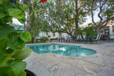 بنسيون Steytlerville Royal