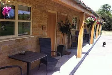 Bed and Breakfast The Cholmeley Arms