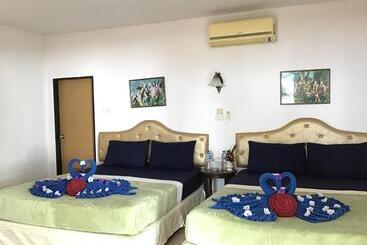 Andaman Beach Resort Koh Jum