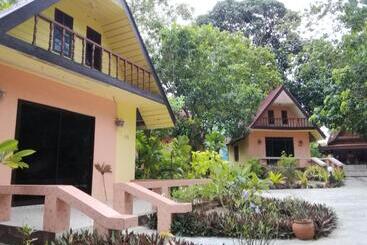 Andaman Beach Resort Koh Jum