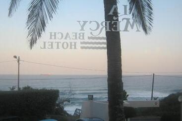 בית מלון כפרי La Mercy Beach